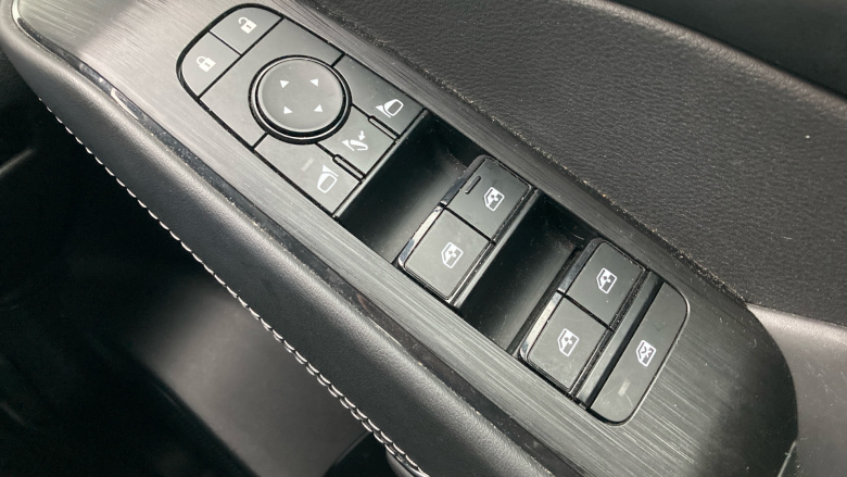 Nissan Qashqai 1.3 DiG-T MH N-Connecta 5dr Petrol Hatchback